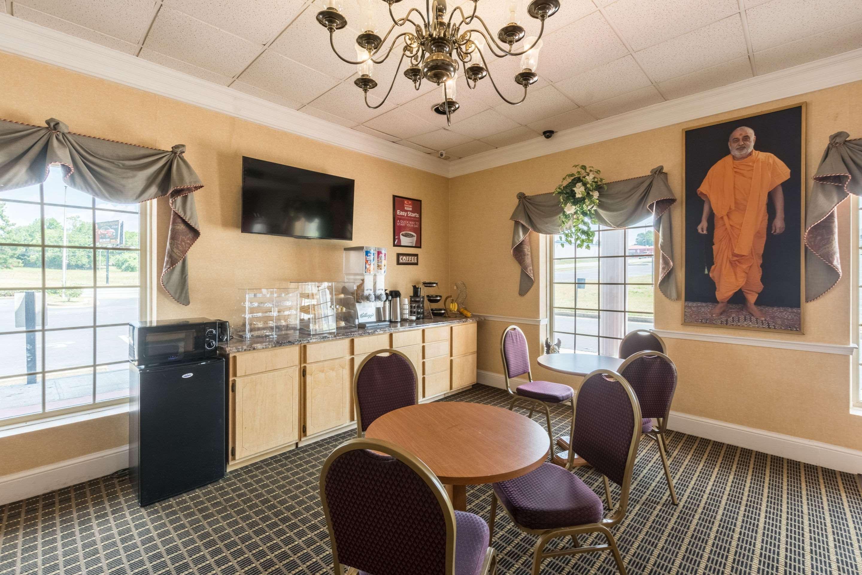 Econo Lodge Inn & Suites Orangeburg Exterior photo
