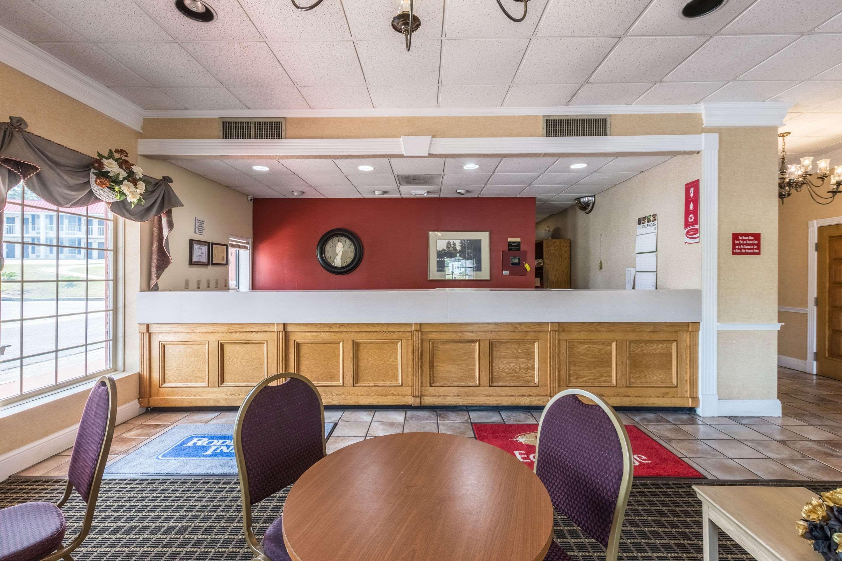 Econo Lodge Inn & Suites Orangeburg Exterior photo