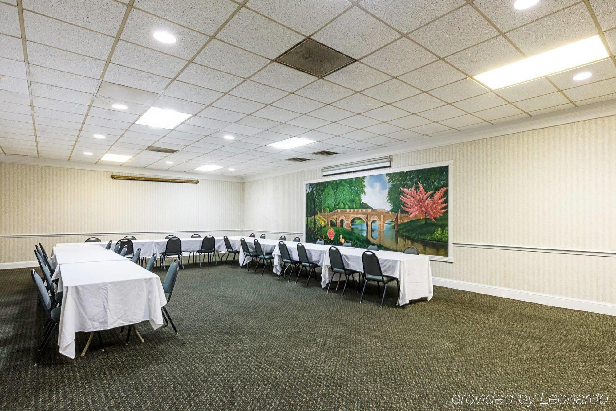 Econo Lodge Inn & Suites Orangeburg Exterior photo
